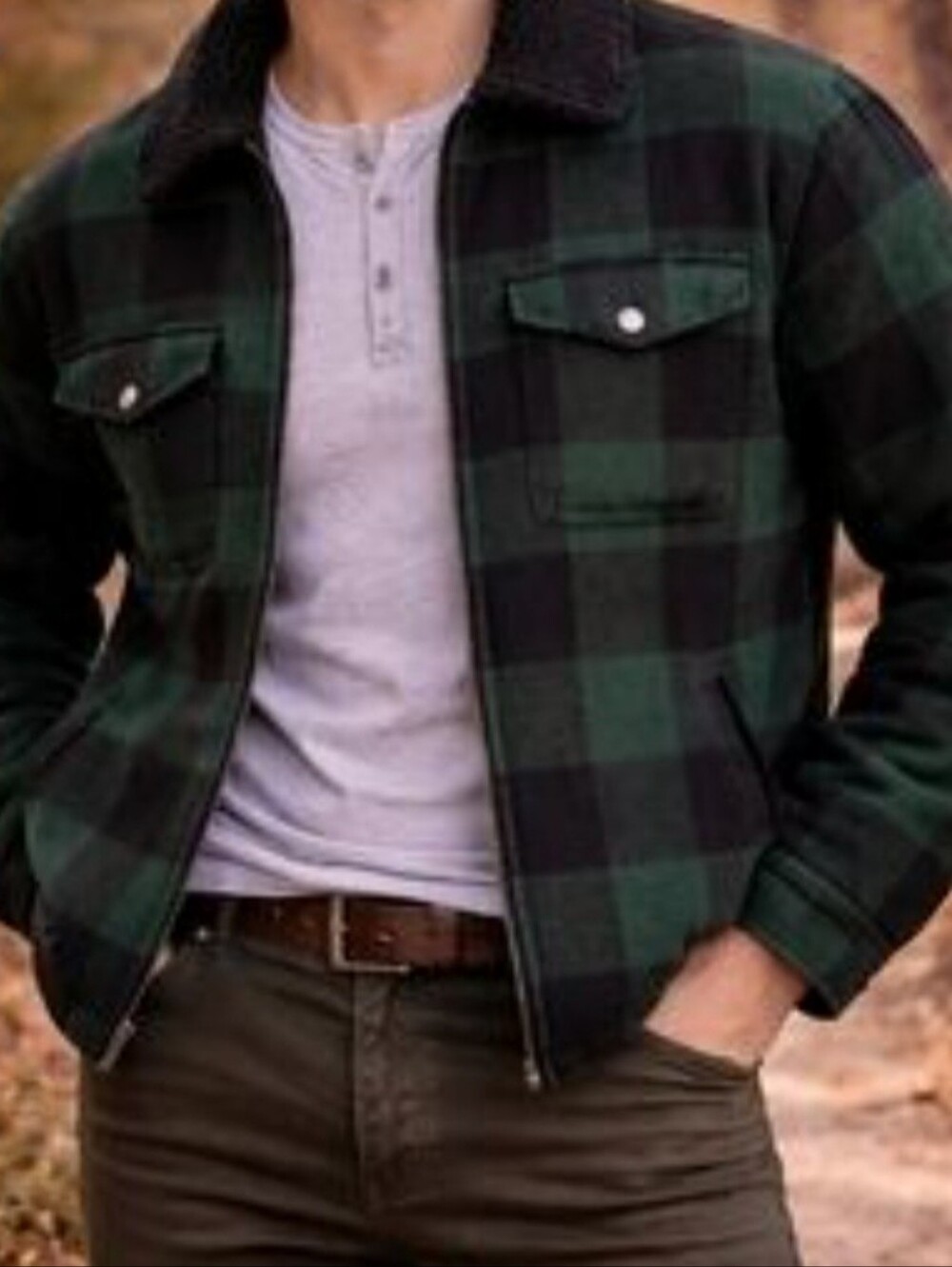 Cozy Sherpa Insulation: Lined with ultra-soft black sherpa fleece Size M
